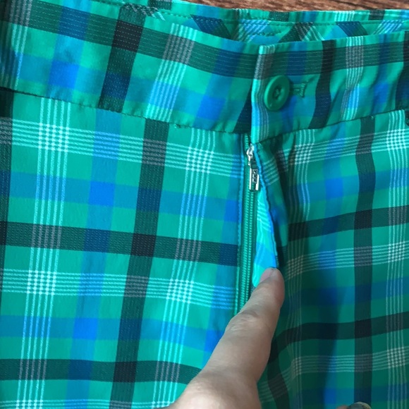 - Nike Golf Plaid Green Shorts - Picture 7 of 8